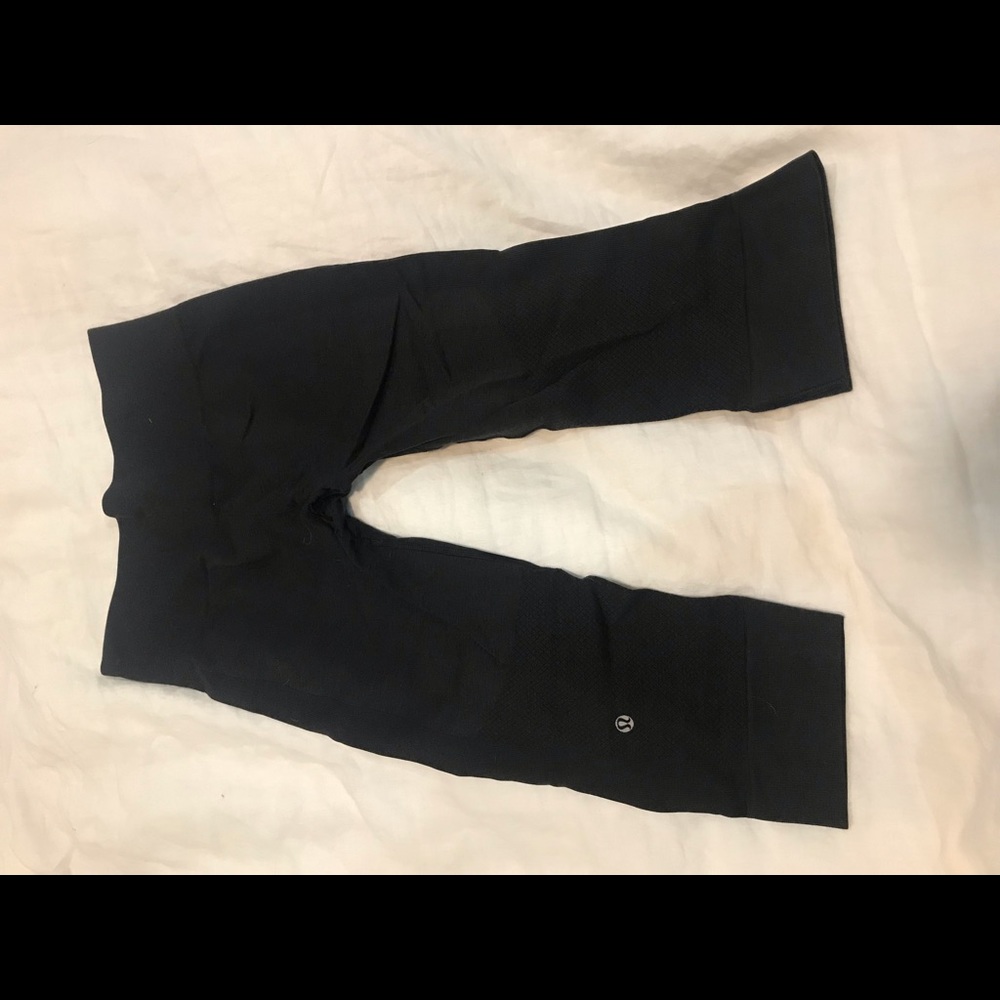 Lululemon Ebb to Street crop. Size 8.